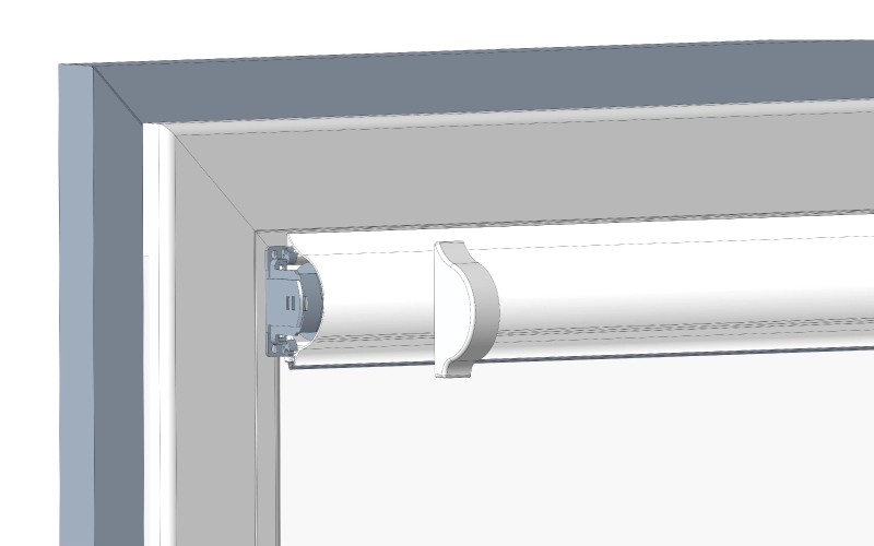 krok 2 - priloženie horneho nosnika k ramu okna a jeho vycentrovanie na stred